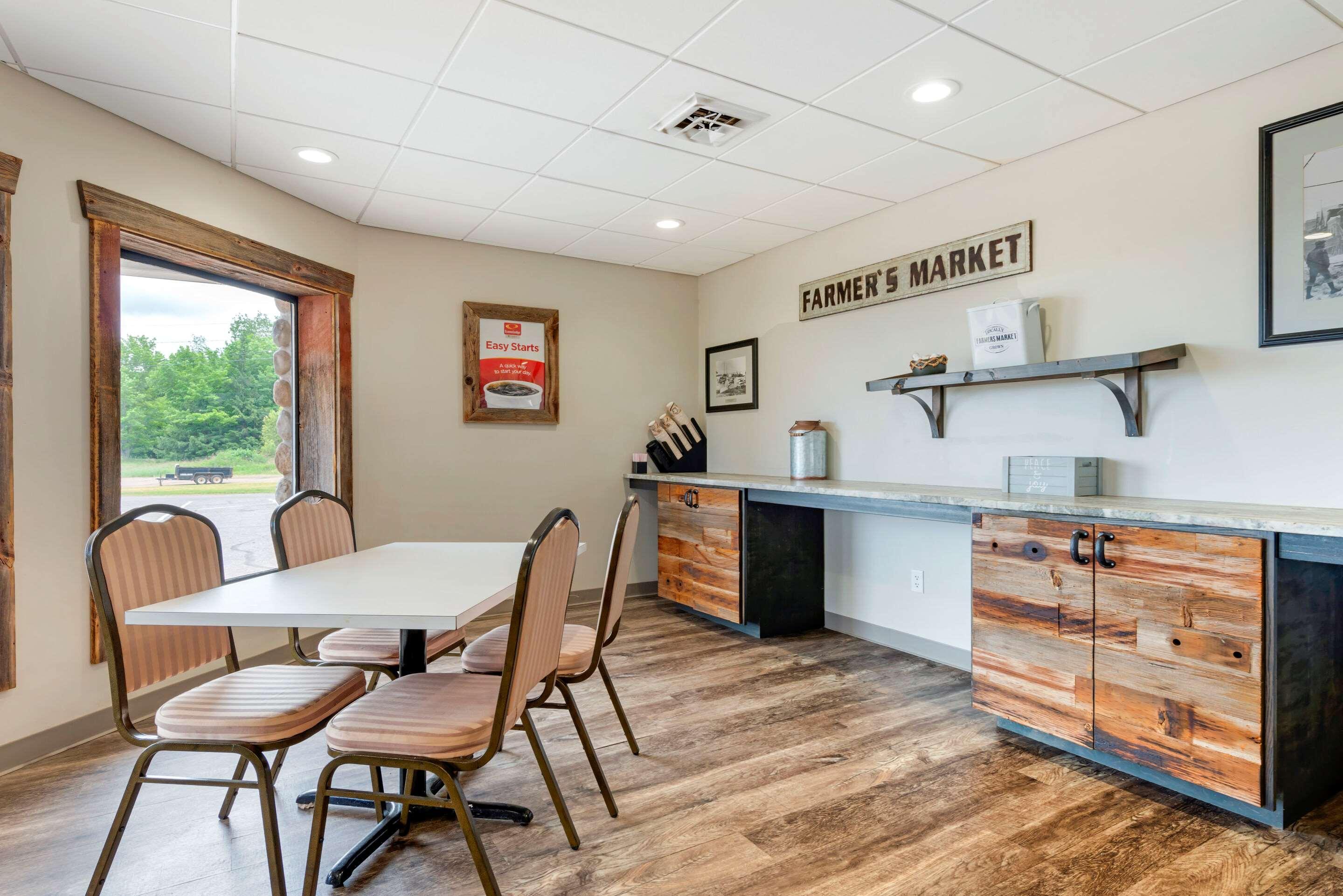 Econo Lodge Lakeview Marquette Eksteriør bilde