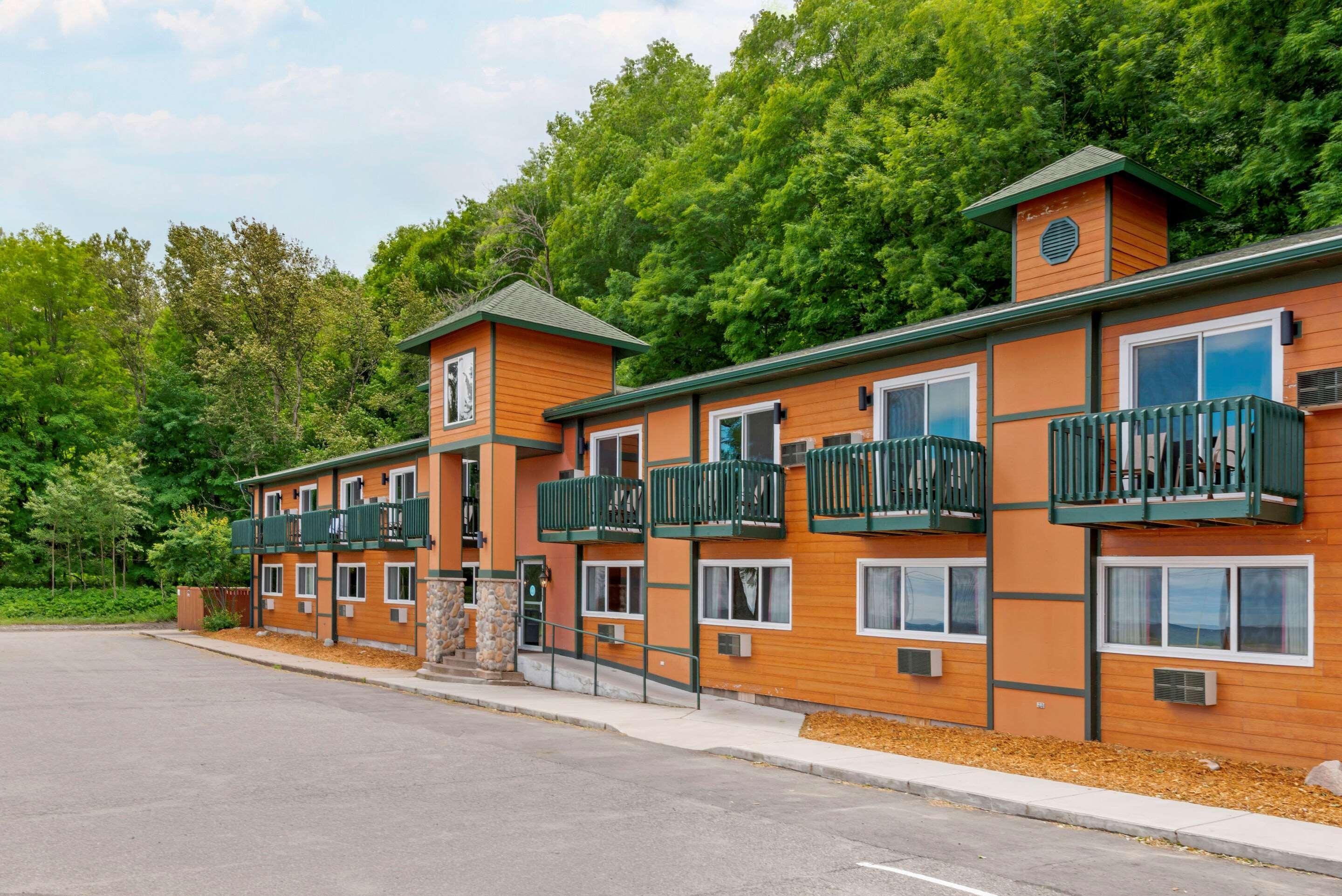 Econo Lodge Lakeview Marquette Eksteriør bilde